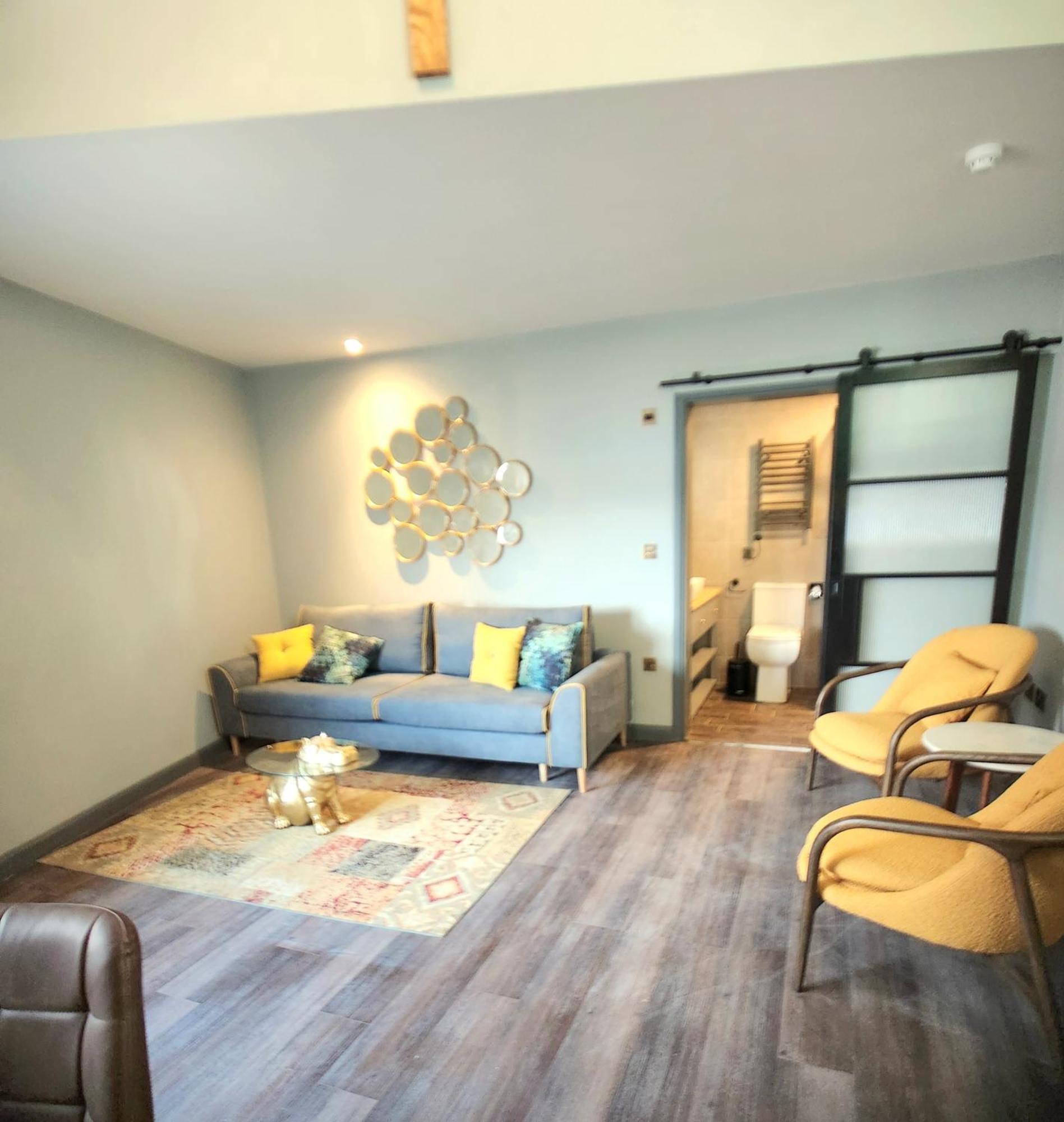 קאוז Pinnacle Suites Hotel מראה חיצוני תמונה