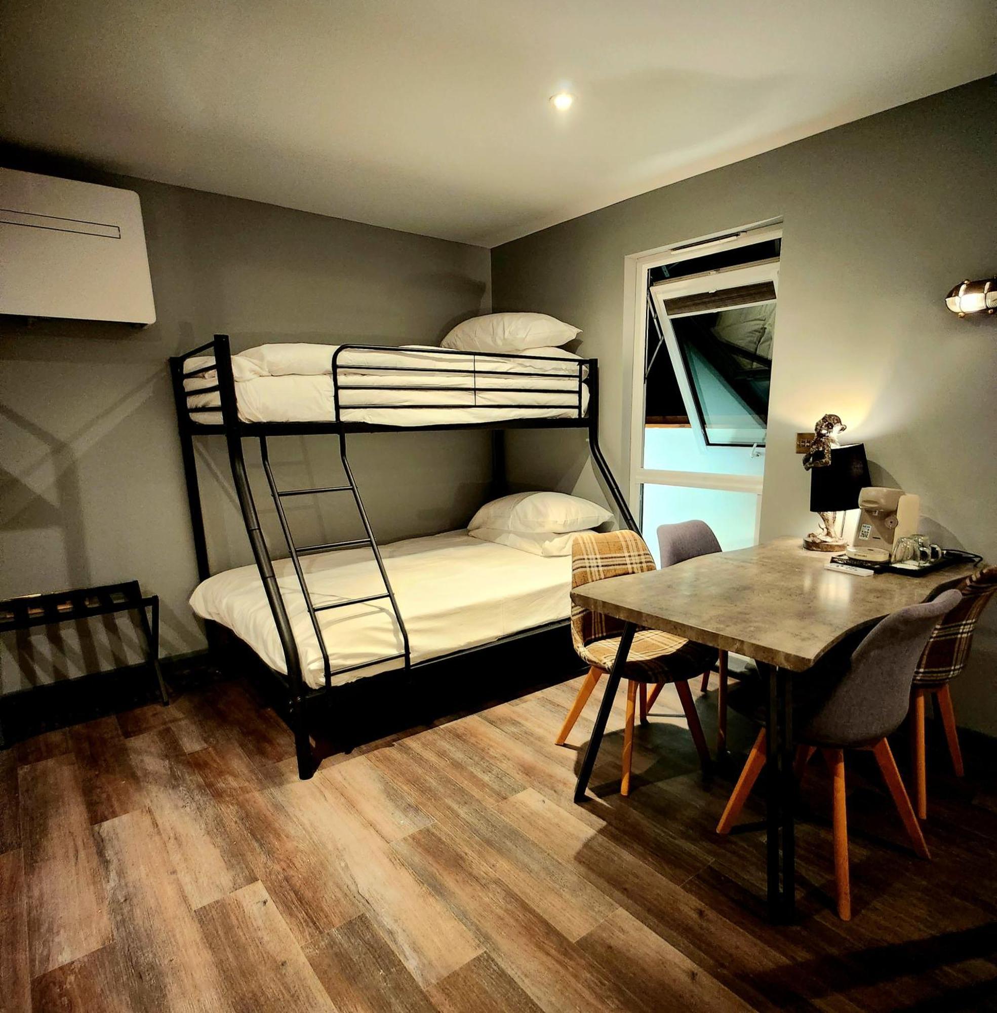 קאוז Pinnacle Suites Hotel מראה חיצוני תמונה