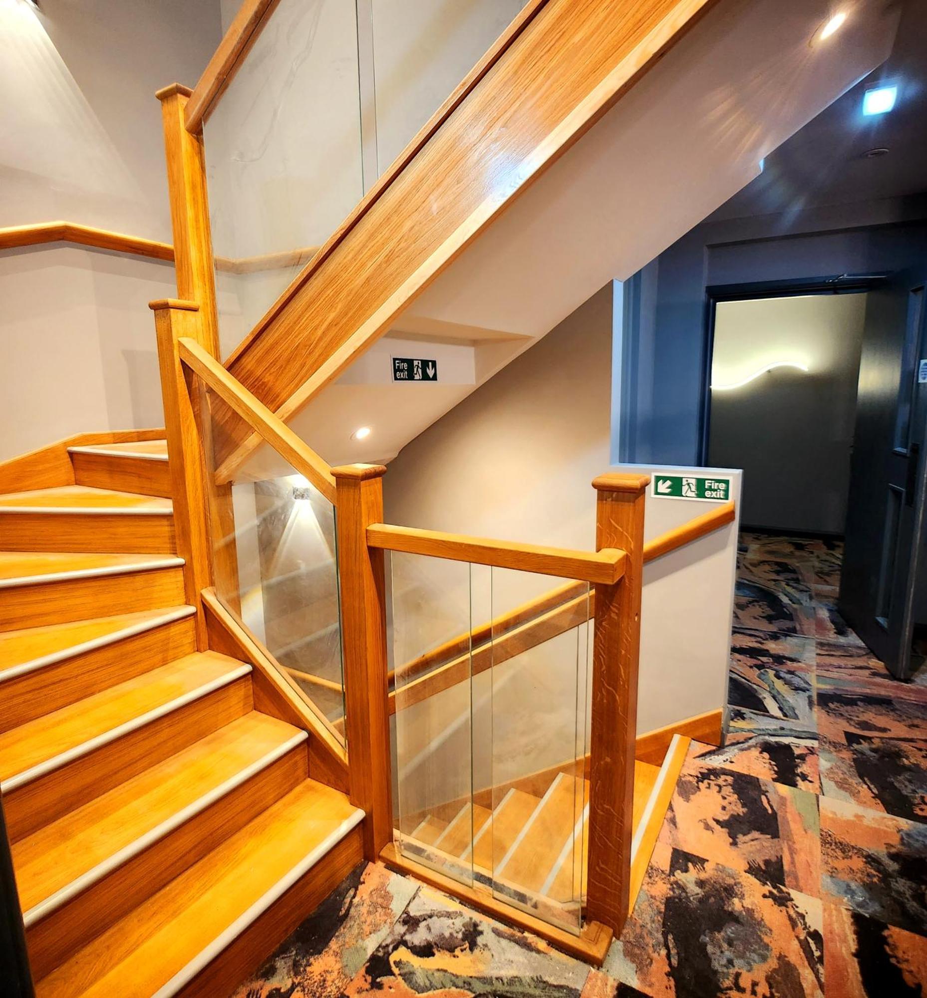 קאוז Pinnacle Suites Hotel מראה חיצוני תמונה