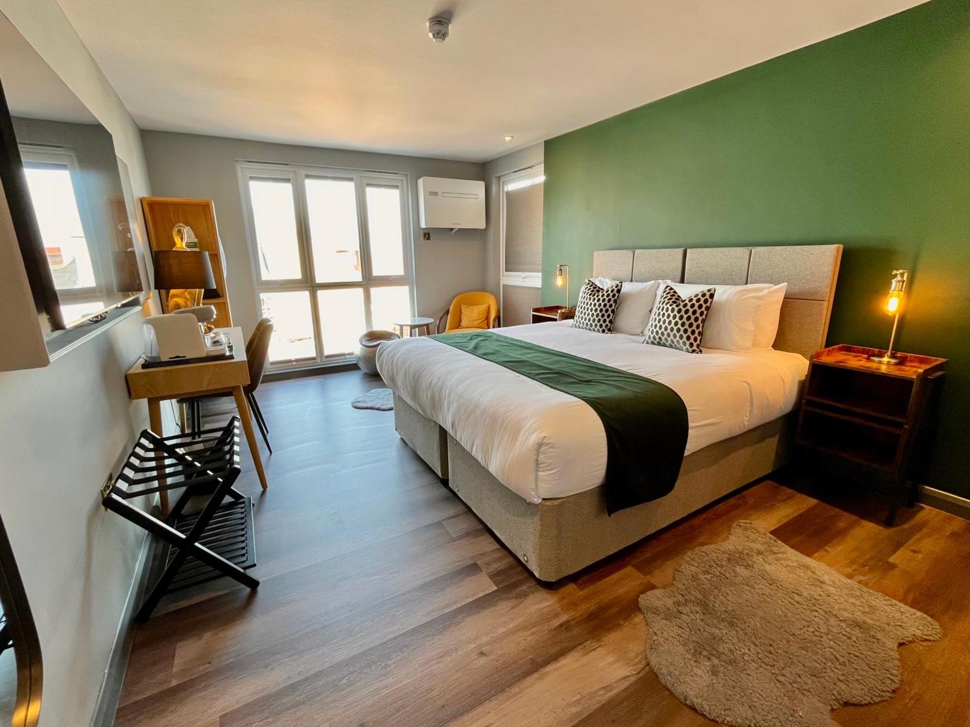 קאוז Pinnacle Suites Hotel מראה חיצוני תמונה